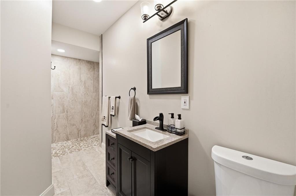172 Northeast Hidden Ridge Lane Lee's Summit, MO 64064 - Photo 66 of 83 Gallery Image 66