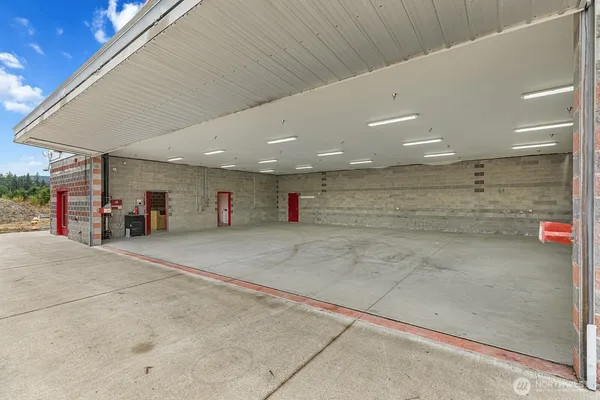 $3,500 | 163 Reagan Lane, Unit 4 & 5, Eatonville, WA 98328