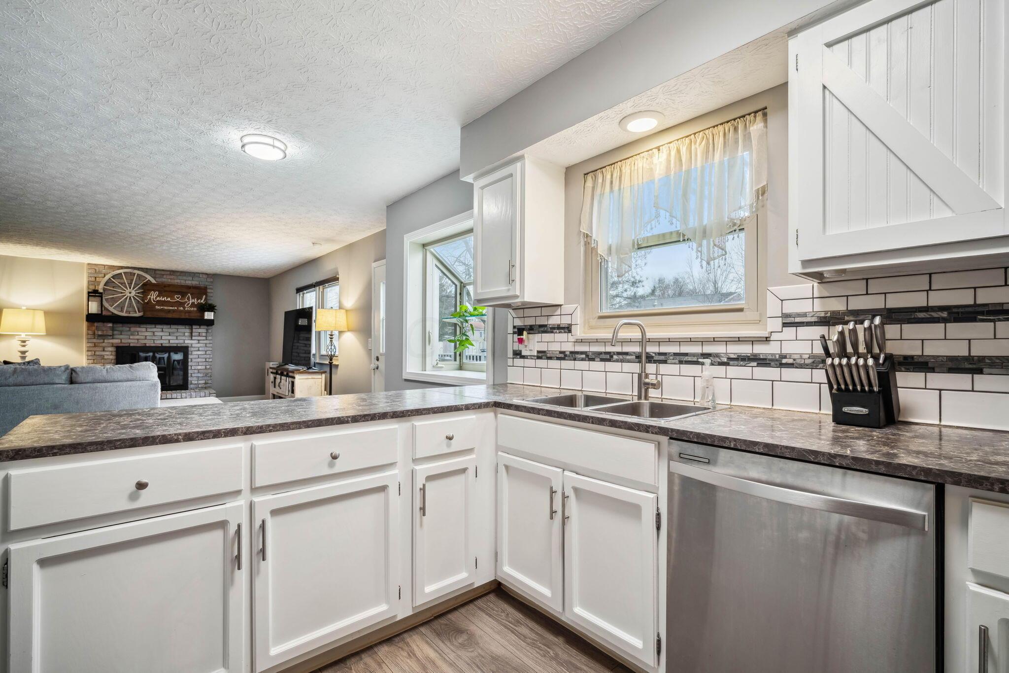 277 Rimbey Avenue Columbus, OH 43230 - Photo 17 of 51 Kitchen#2
