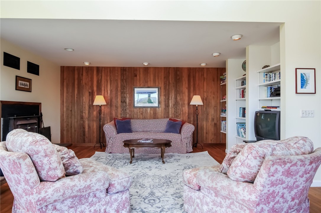 1181 Corn Neck Road Block Island, RI 02807 - Photo 13 of 33