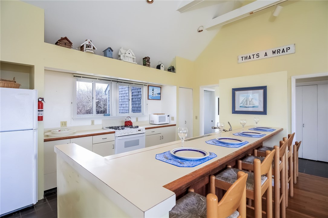 1181 Corn Neck Road Block Island, RI 02807 - Photo 15 of 33