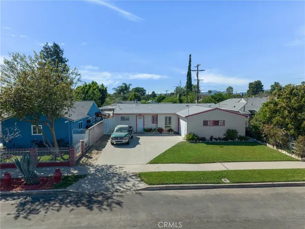 $799,900 | 8207 Yarmouth Avenue, Reseda, CA 91335