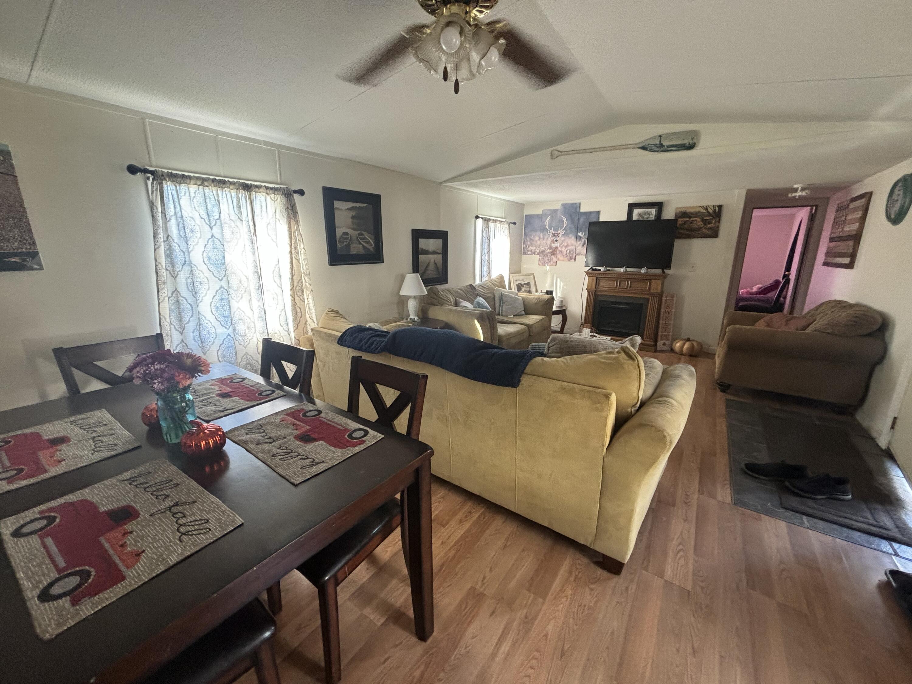 970 Gardiner Road, Unit 4 Wiscasset, ME 04578 - Photo 3 of 13 IMG_4160
