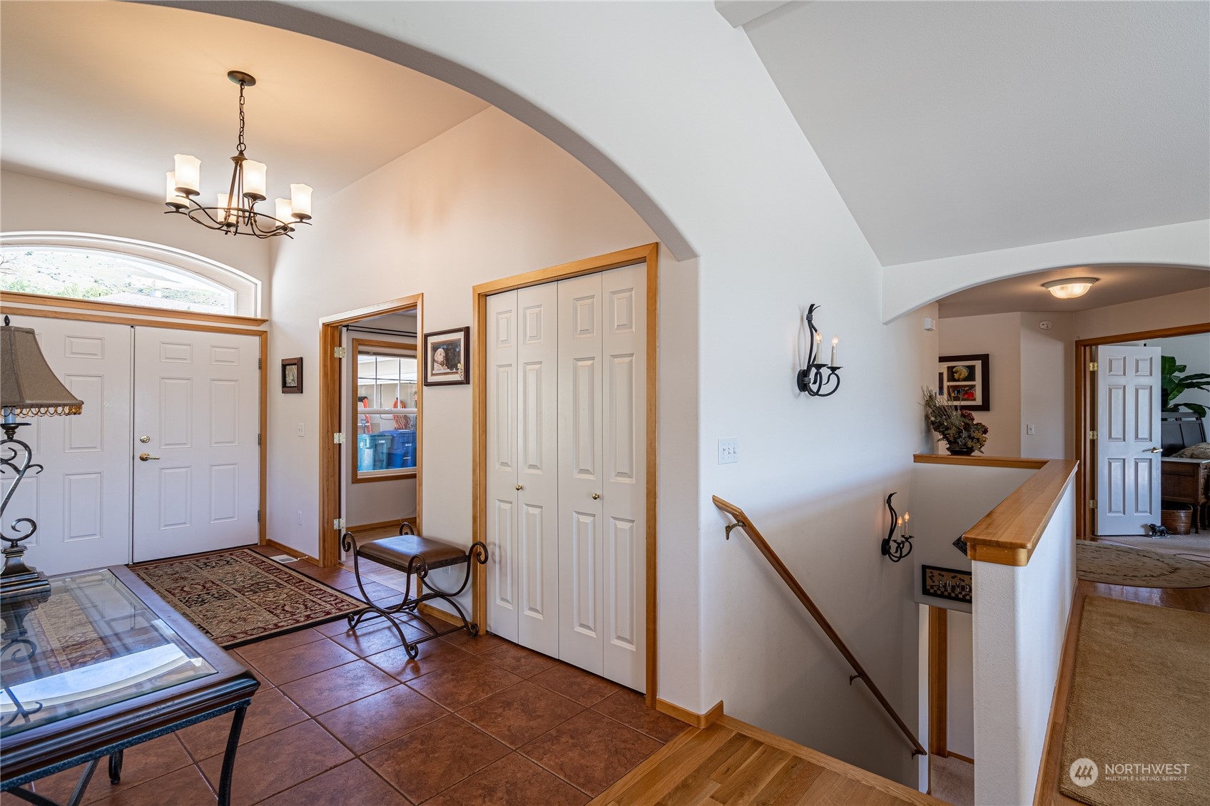 114 Long Drive Chelan, WA 98816 - Photo 10 of 38 a view of a livingroom with furniture and hardwood floor