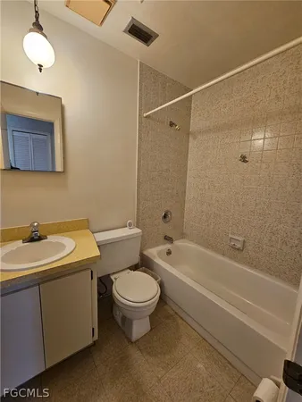 $1,195 | 120 Trafalgar Parkway, Unit 3, Cape Coral, FL 33991