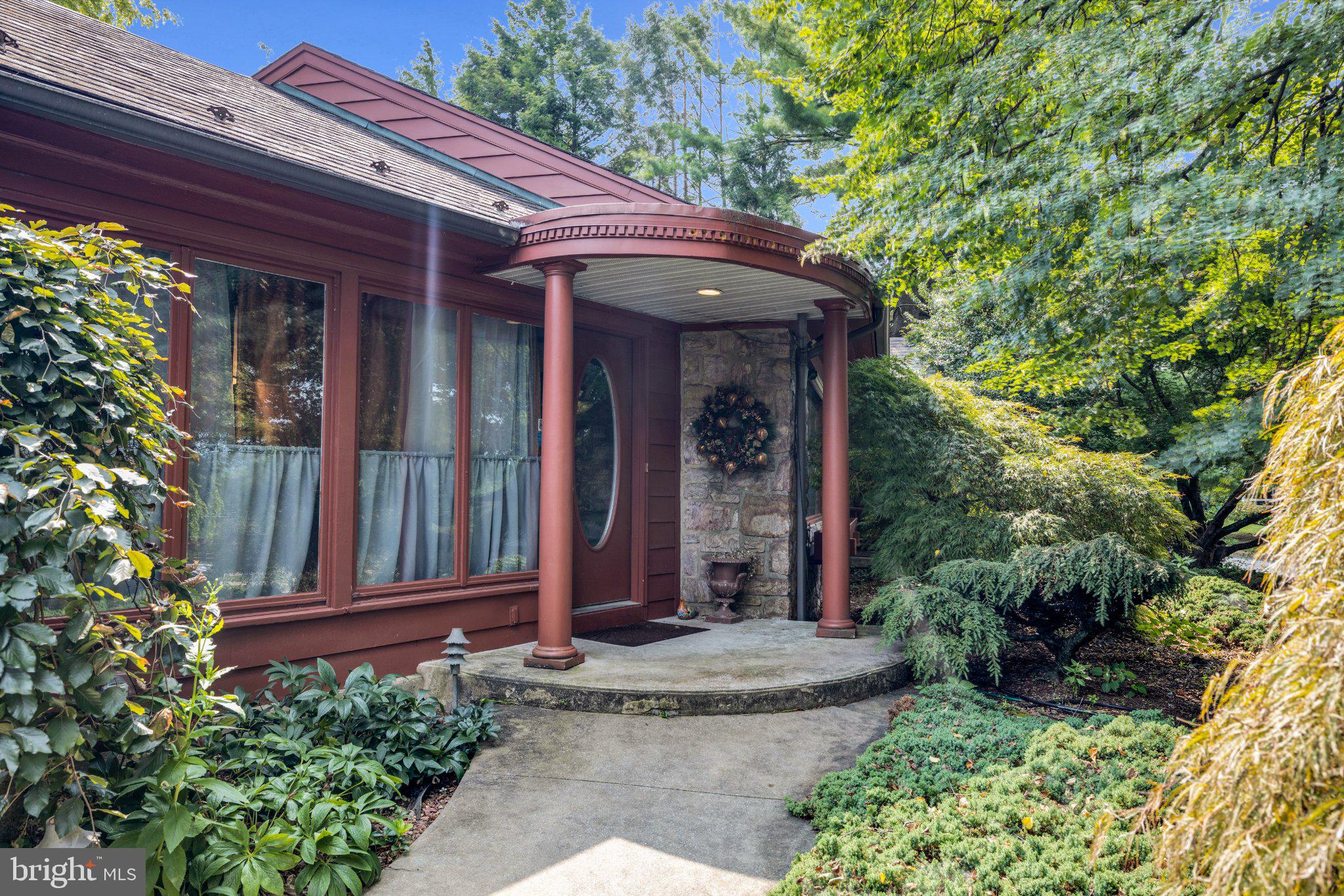 809 Farr Place Reading, PA 19611 - Photo 4 of 34 Gallery Image 4