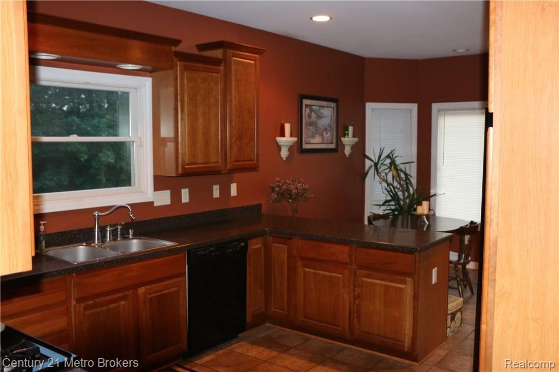 3172 South Vassar Road Burton, MI 48519 - Photo 8 of 29 IMG_1674.JPG