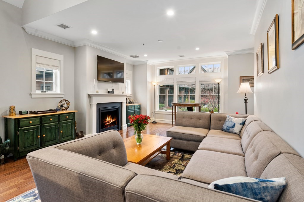 13 Abbey Road, Unit 13 Sherborn, MA 01770 - Photo 5 of 39