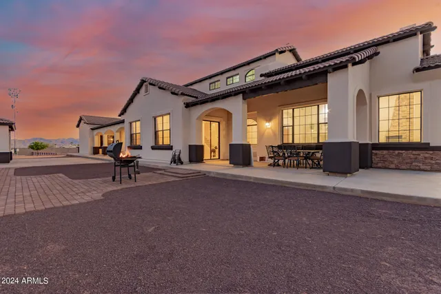 $1,075,000 | 22611 West Patton Road, Wittmann, AZ 85361