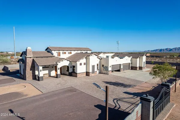 $1,075,000 | 22611 West Patton Road, Wittmann, AZ 85361