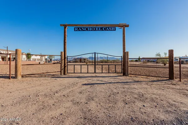 $1,075,000 | 22611 West Patton Road, Wittmann, AZ 85361