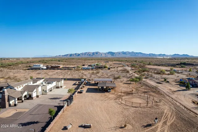$1,075,000 | 22611 West Patton Road, Wittmann, AZ 85361