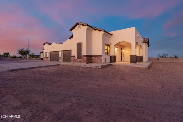 $1,075,000 | 22611 West Patton Road, Wittmann, AZ 85361