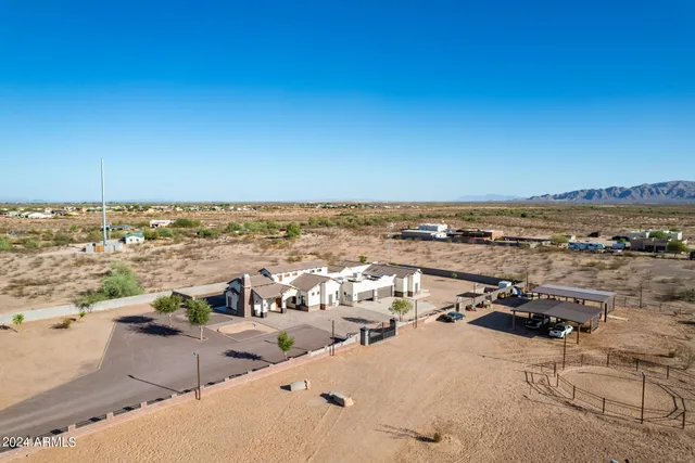 $1,075,000 | 22611 West Patton Road, Wittmann, AZ 85361