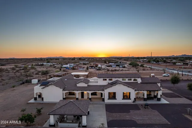 $1,075,000 | 22611 West Patton Road, Wittmann, AZ 85361