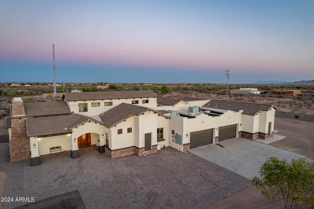 $1,075,000 | 22611 West Patton Road, Wittmann, AZ 85361