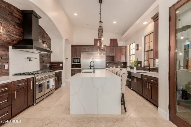 $1,075,000 | 22611 West Patton Road, Wittmann, AZ 85361