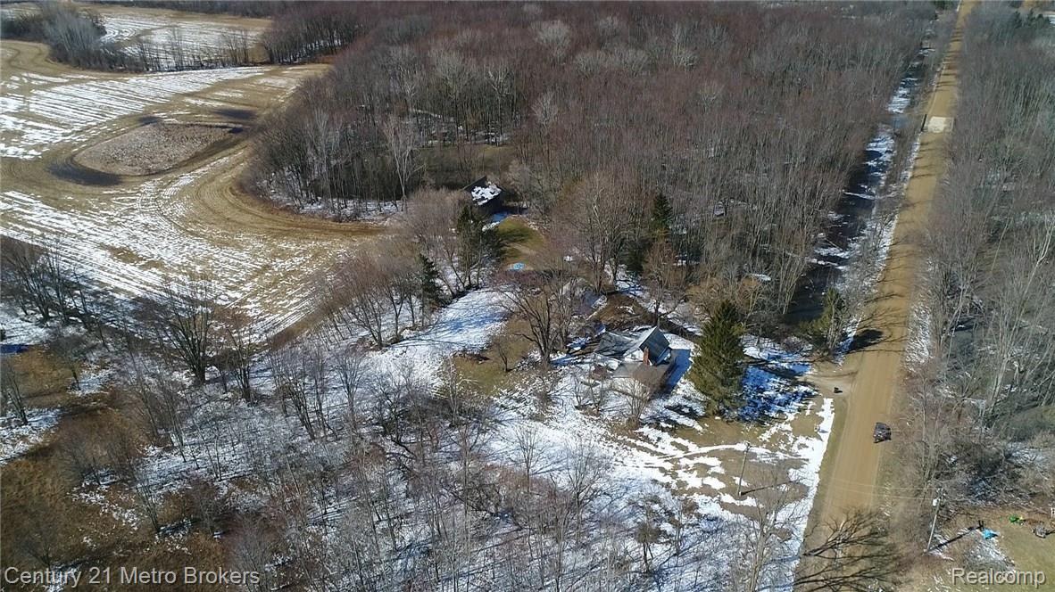 1634 Castle Road North Branch, MI 48461 - Photo 27 of 28 DJI_0006-1.jpg