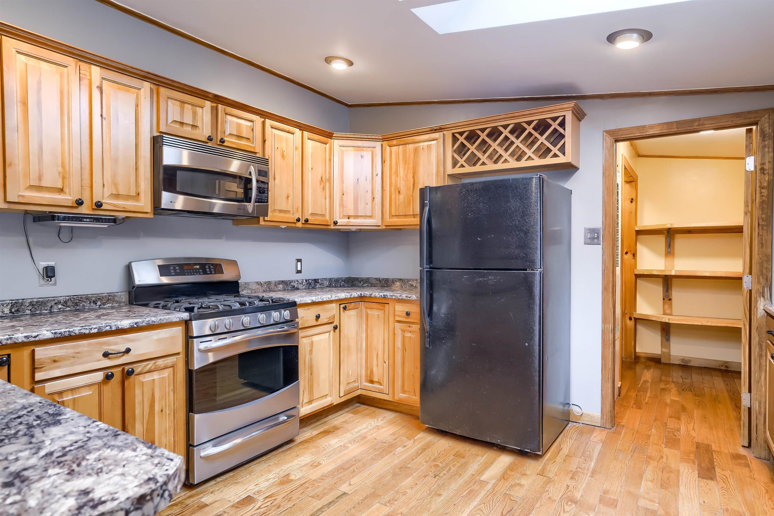426 Weare Road New Boston, NH 03070 - Photo 4 of 24