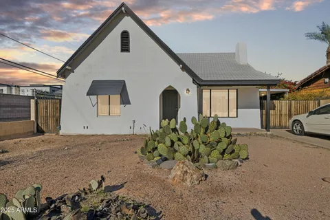 $585,000 | 1614 East Roma Avenue, Phoenix, AZ 85016