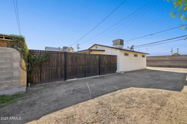 $525,000 | 1614 East Roma Avenue, Phoenix, AZ 85016