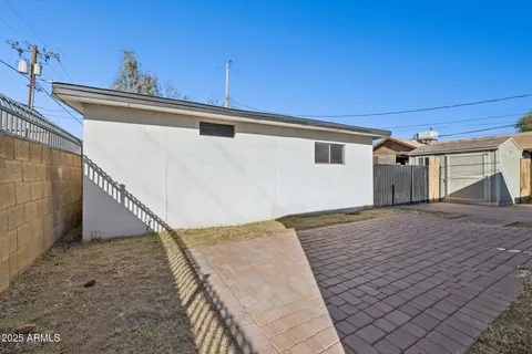 $565,000 | 1614 East Roma Avenue, Phoenix, AZ 85016