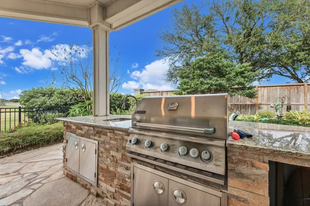 $515,000 | 2873 Colony Falls Lane, Dickinson, TX 77539