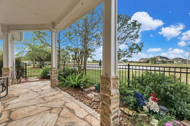 $515,000 | 2873 Colony Falls Lane, Dickinson, TX 77539