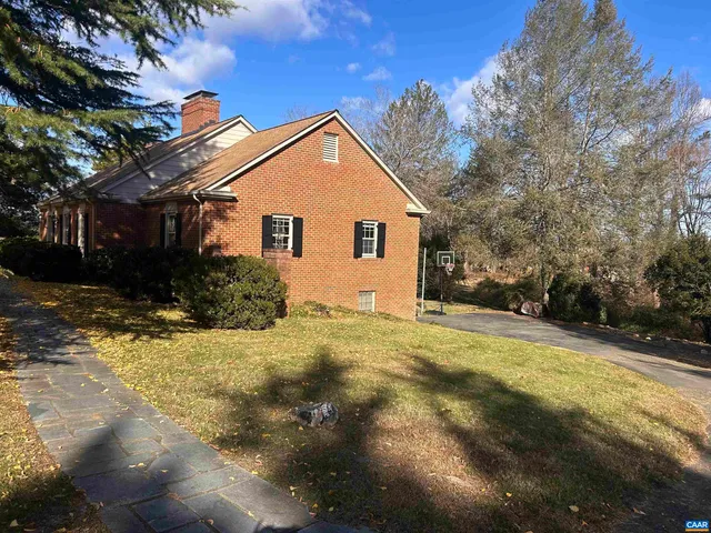$3,700 | 214 Montvue Drive, Charlottesville, VA 22901
