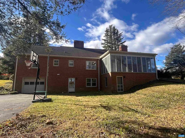 $3,700 | 214 Montvue Drive, Charlottesville, VA 22901