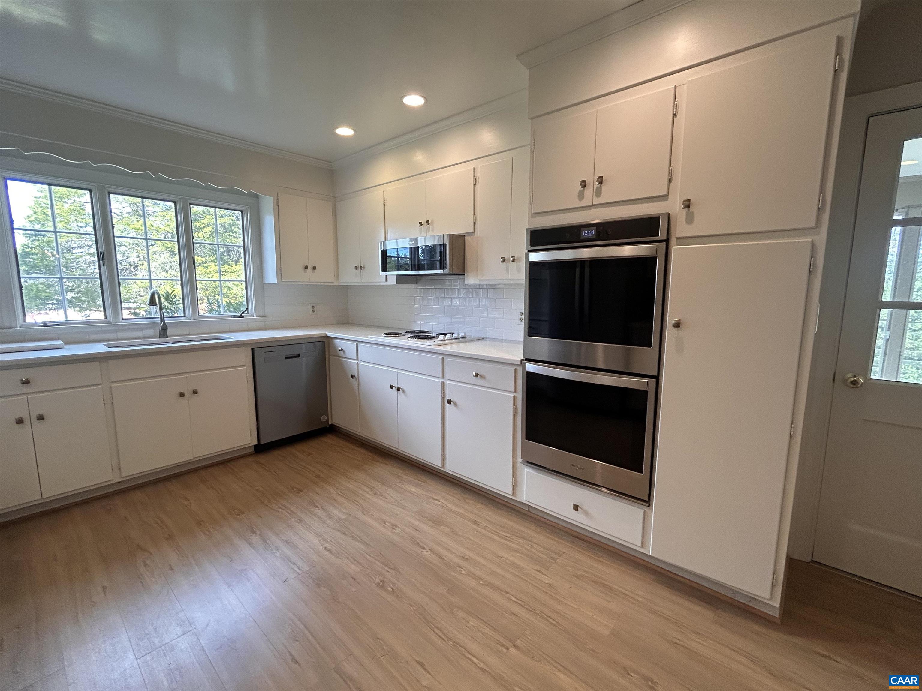 214 Montvue Drive Charlottesville, VA 22901 - Photo 9 of 30