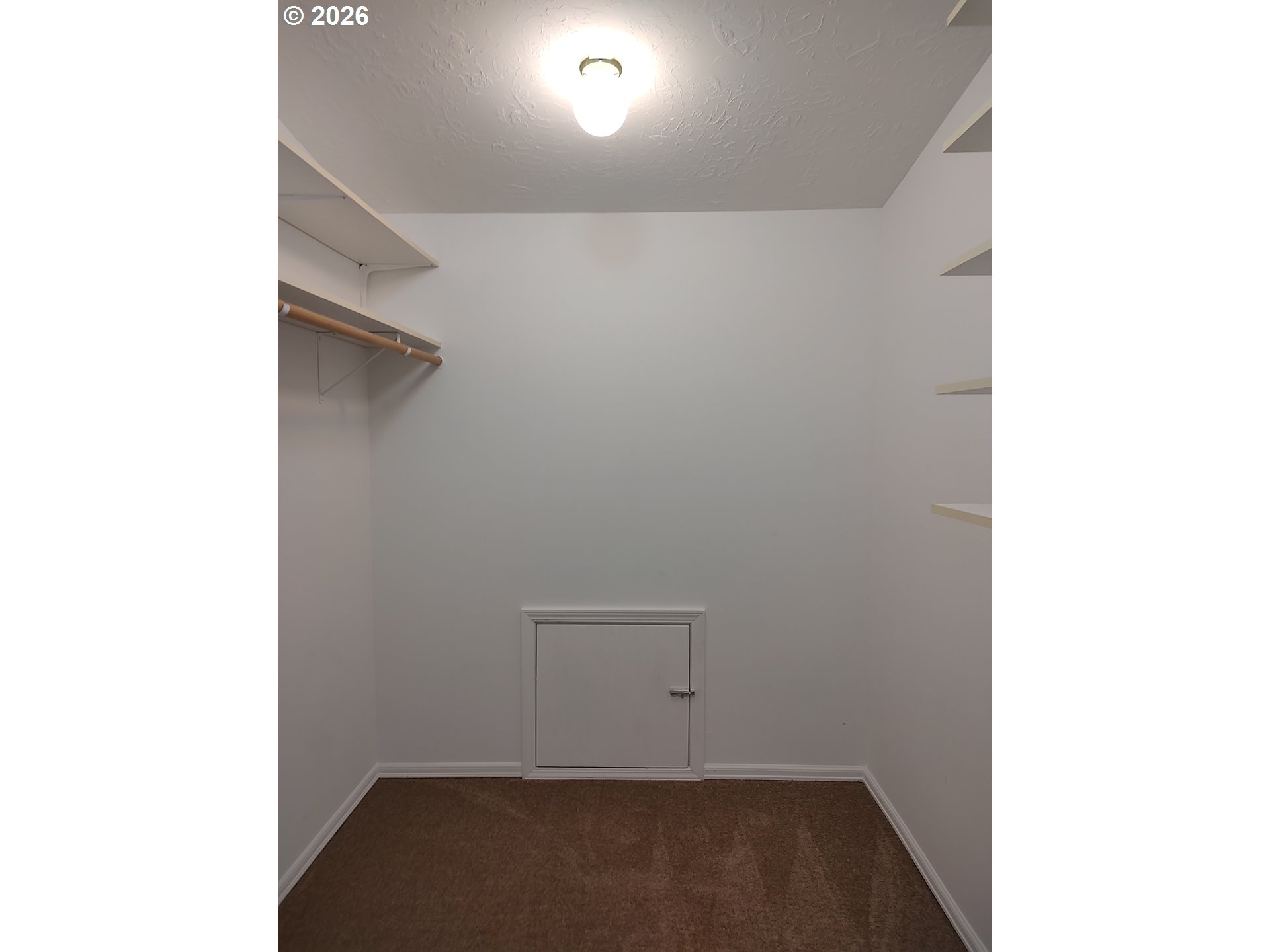 3740 Southwest Comus Street Portland, OR 97219 - Photo 15 of 33 Primary Bedroom