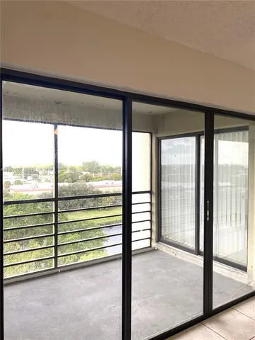 $1,950 | 2322 South Cypress Bend Drive, Unit 711, Pompano Beach, FL 33069