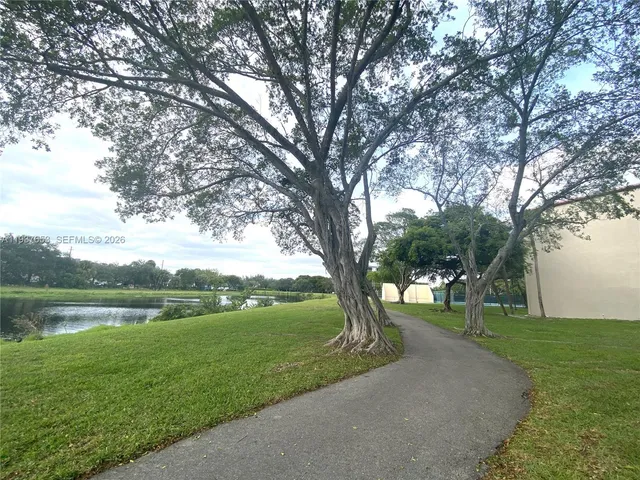 $1,950 | 2322 South Cypress Bend Drive, Unit 711, Pompano Beach, FL 33069