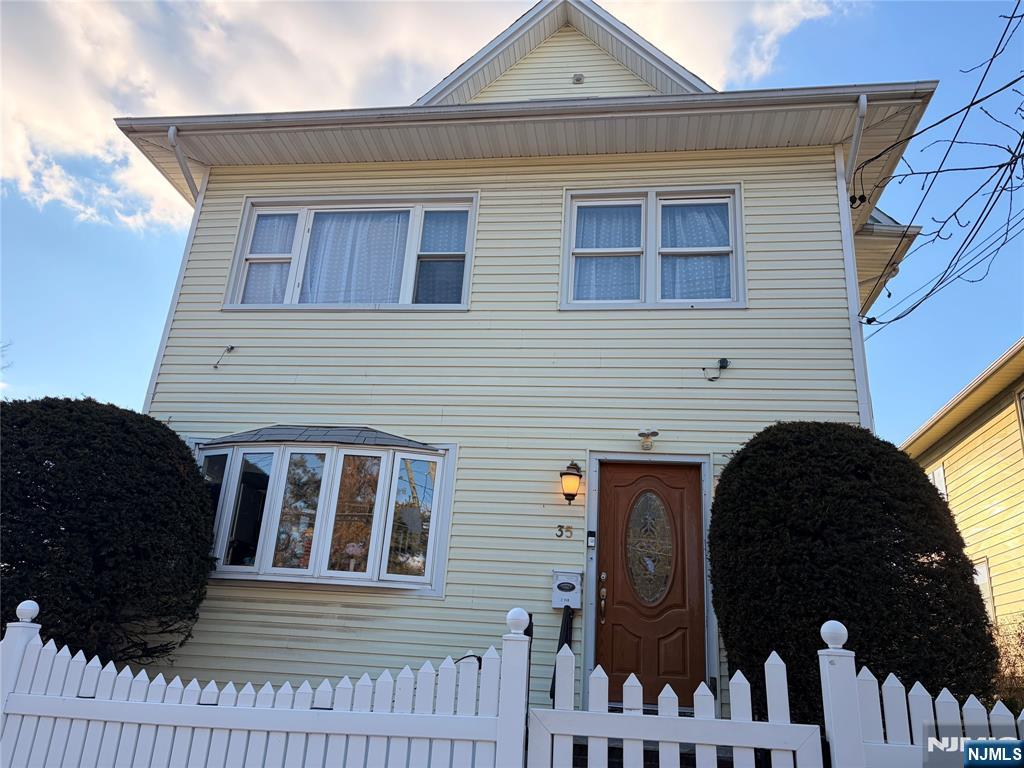 35 Marsellus Place, Unit 1 Garfield, NJ 07026 - Photo 2 of 37