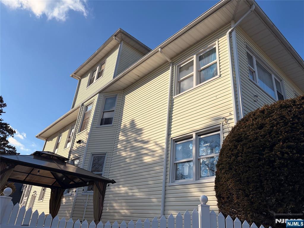 35 Marsellus Place, Unit 1 Garfield, NJ 07026 - Photo 3 of 37