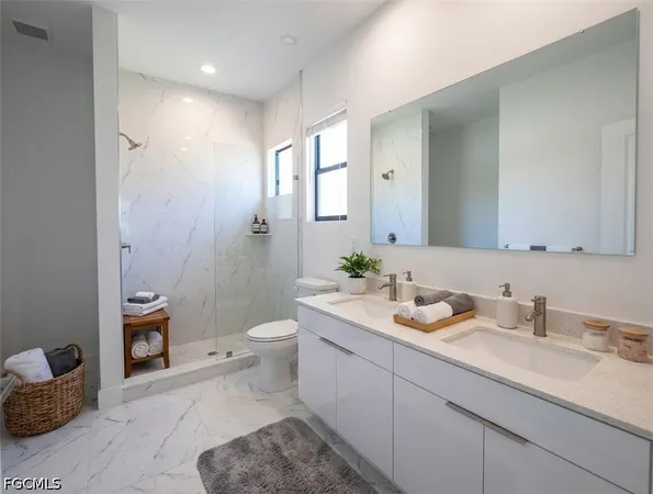 $2,300 | 4002 Northwest 38th Street, Cape Coral, FL 33993