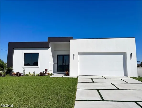 $2,300 | 4002 Northwest 38th Street, Cape Coral, FL 33993