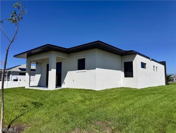 $2,300 | 4002 Northwest 38th Street, Cape Coral, FL 33993