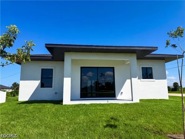 $2,300 | 4002 Northwest 38th Street, Cape Coral, FL 33993