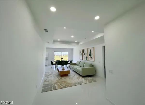 $2,300 | 4002 Northwest 38th Street, Cape Coral, FL 33993