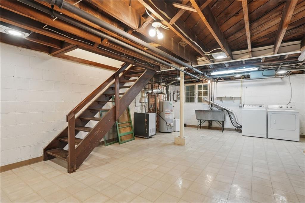 446 Olympia Road Pittsburgh, PA 15211 - Photo 21 of 31 a view of a room with gym equipment