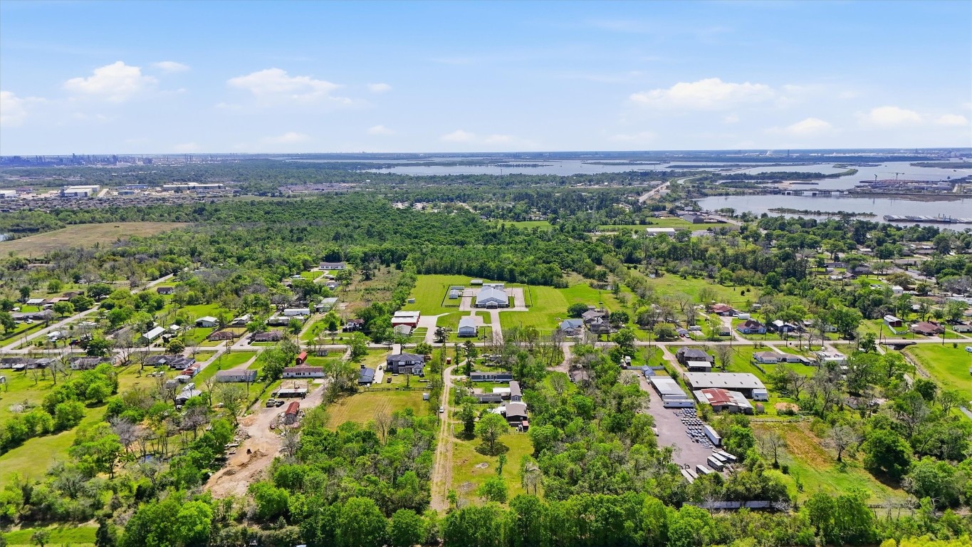 410 Jones Road Highlands, TX 77562 - Photo 9 of 13