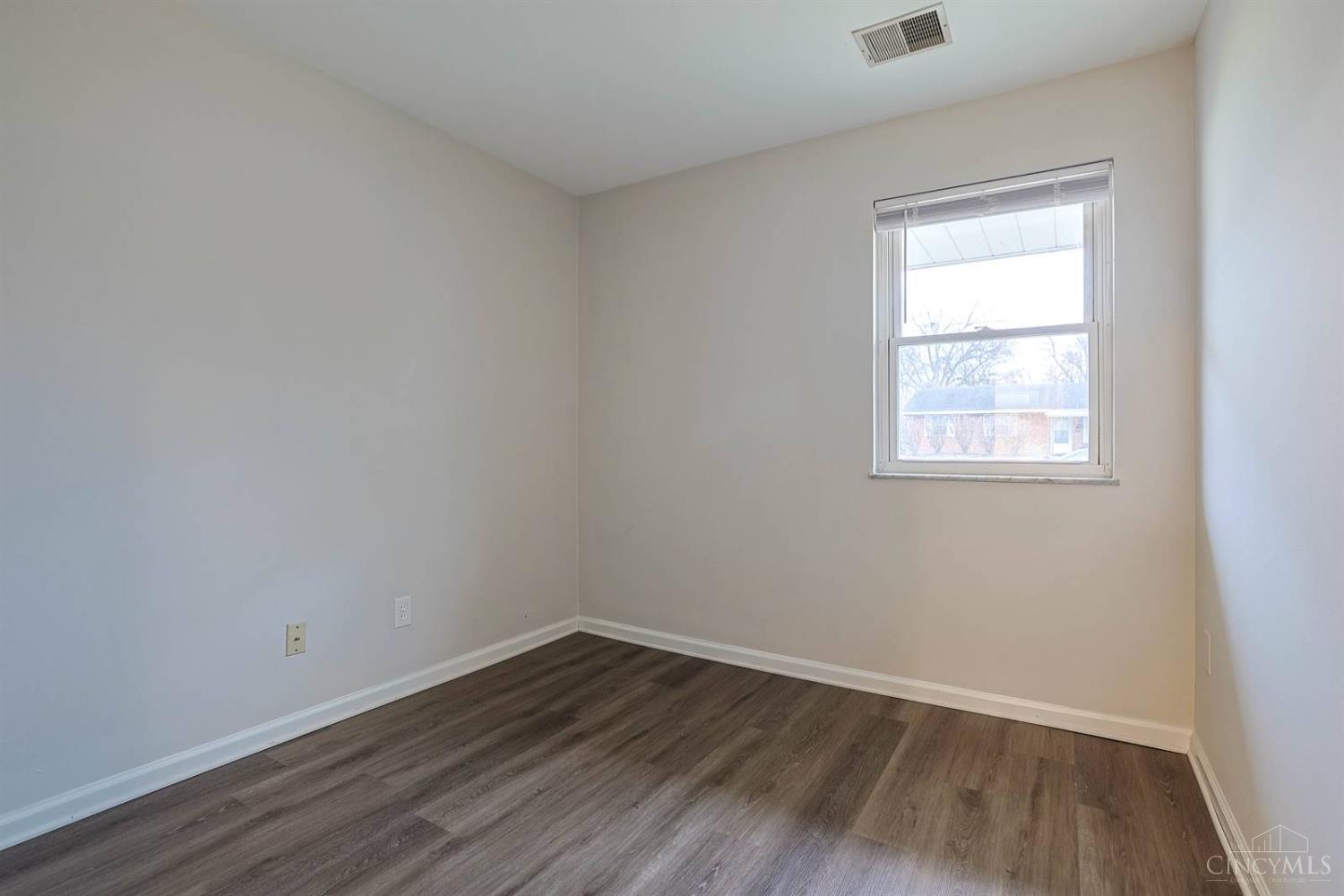 238 Diston Lane Cincinnati, OH 45246 - Photo 23 of 30