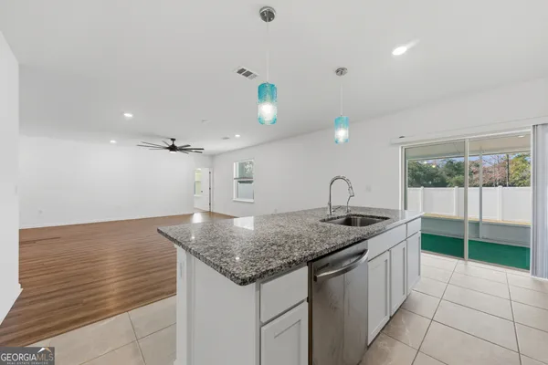 $2,300 | 131 College Street, Kingsland, GA 31548