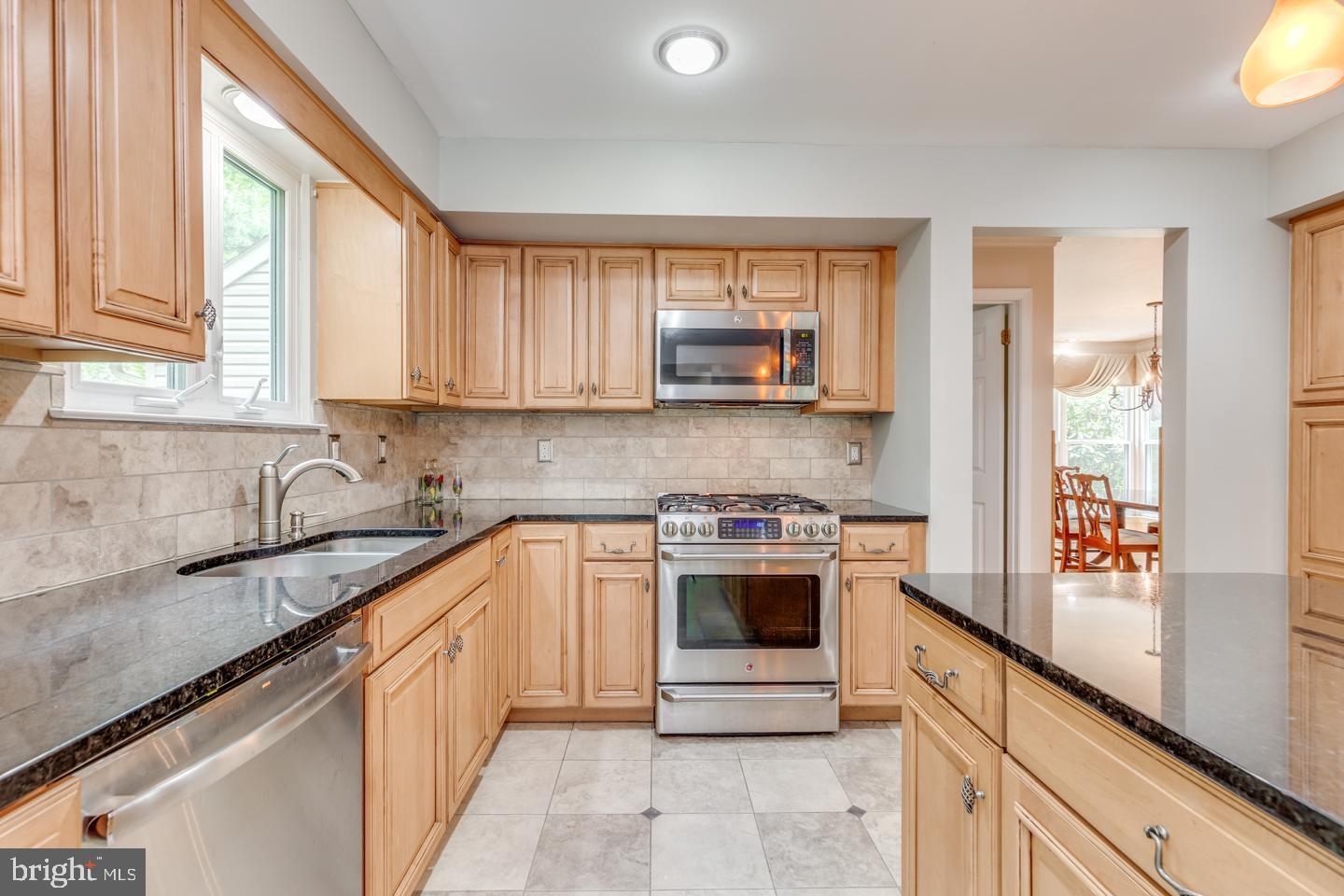 22 Woodbrook Road Voorhees, NJ 08043 - Photo 9 of 52 Gallery Image 9