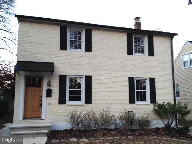 720 Overbrook Road Baltimore, MD 21212 - Photo 1 of 26 a front view of a house