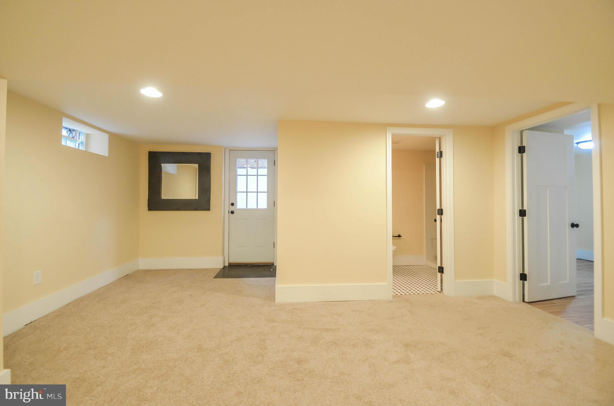 720 Overbrook Road Baltimore, MD 21212 - Photo 20 of 26 an empty room with windows
