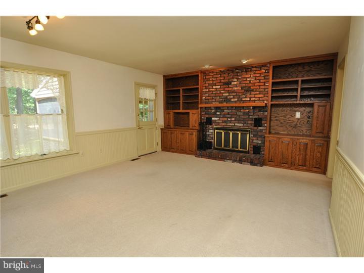 358 Tuckerton Road Tabernacle, NJ 08088 - Photo 8 of 20 Family Room