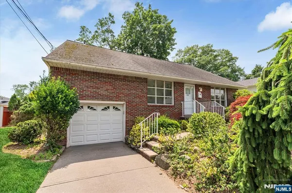 $799,000 | 681 Schaefer Avenue, Oradell, NJ 07649